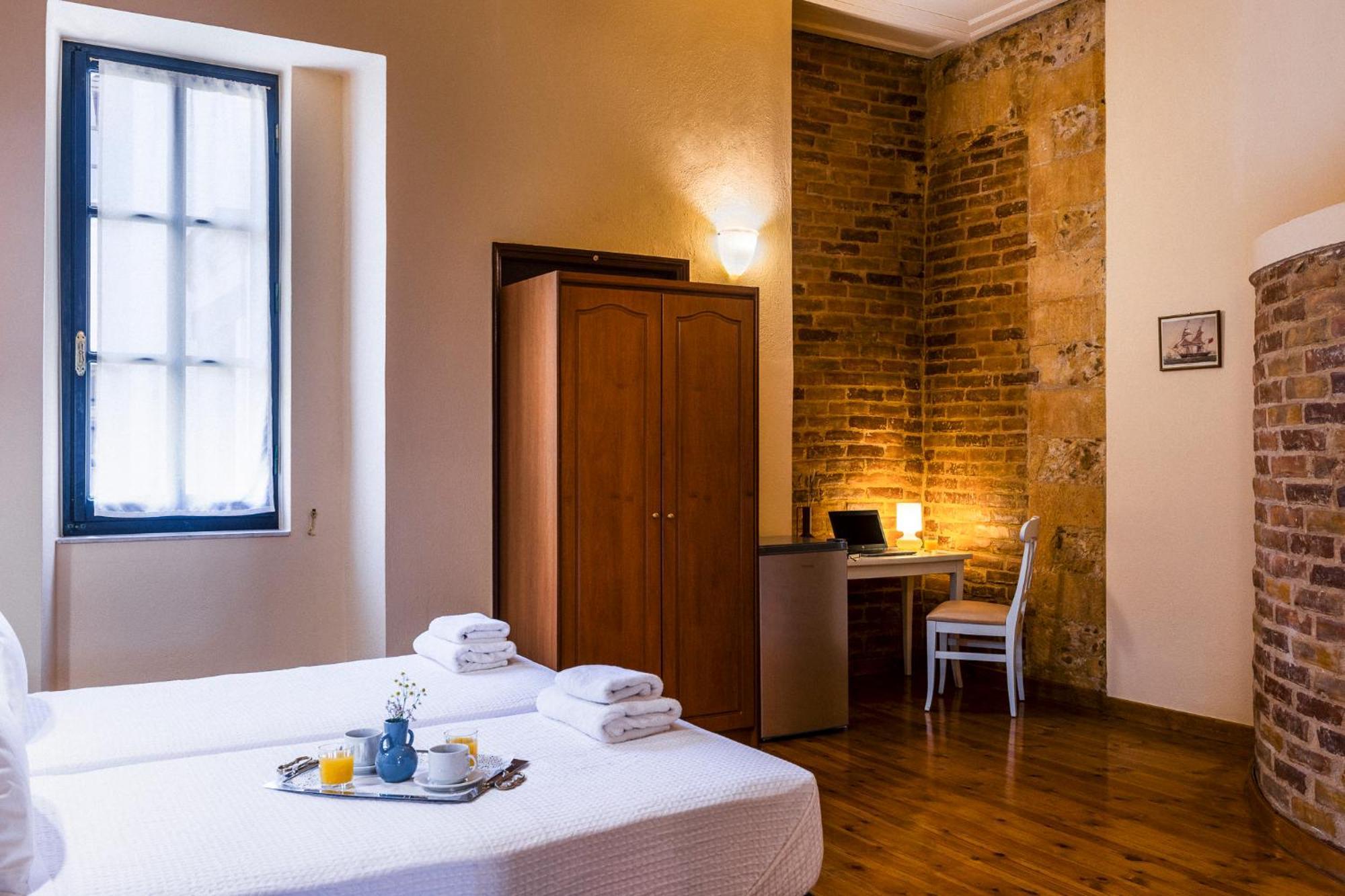 Sundial Lodge La Canea Esterno foto